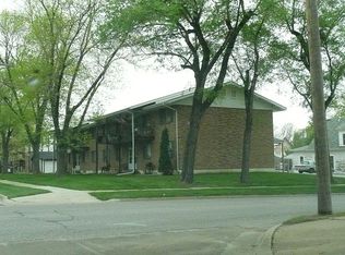 521 N 11th St APT 2, Beatrice, NE 68310