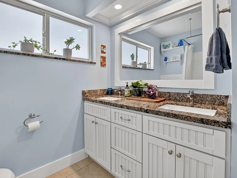 807 SW 3rd St — Photo 37
