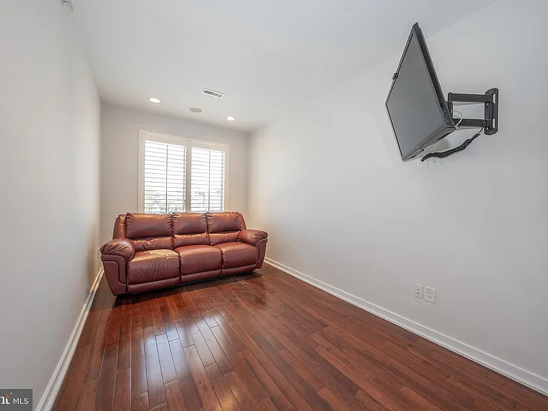 601 Poplar St — Photo 31