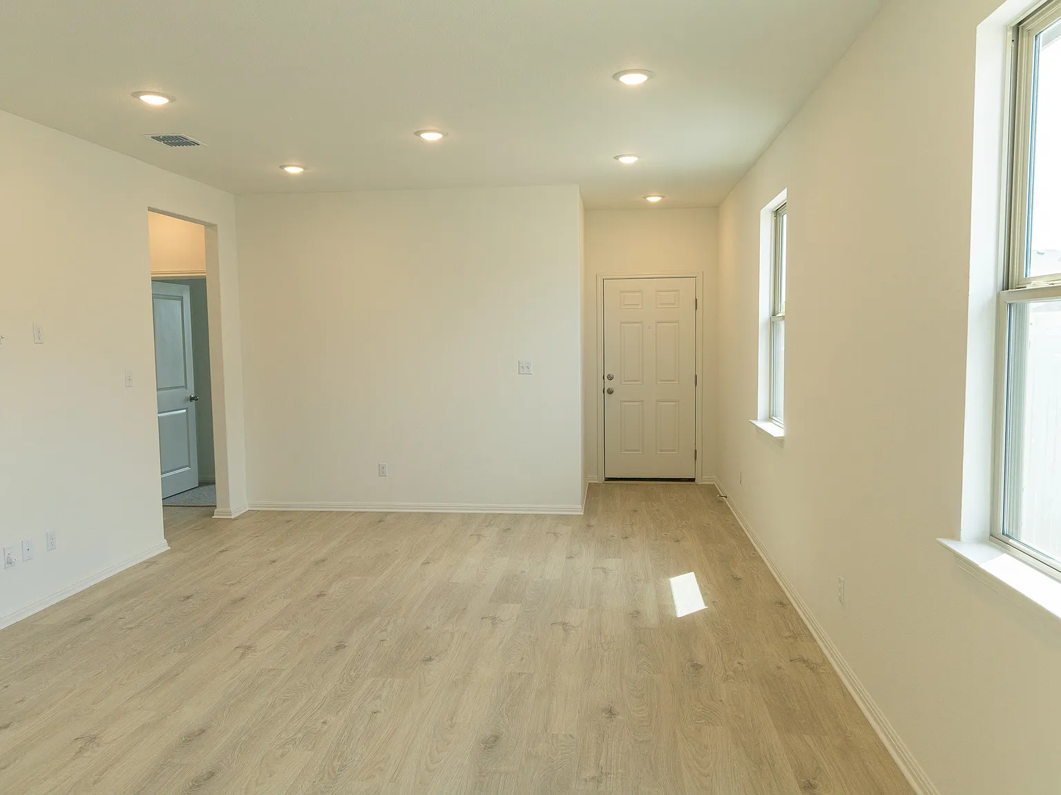 3 bed, 1478 sqft, $1,995 — Photo 4
