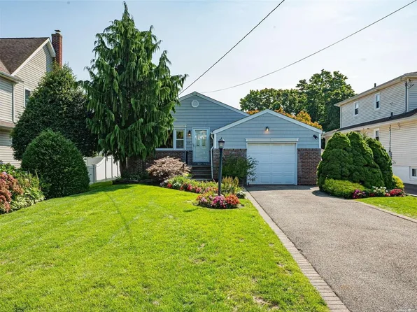 317 Massapequa Avenue, Massapequa, NY 11758