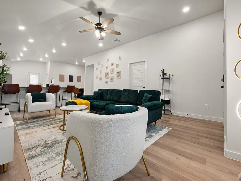 2125 Langford Ave — Photo 14