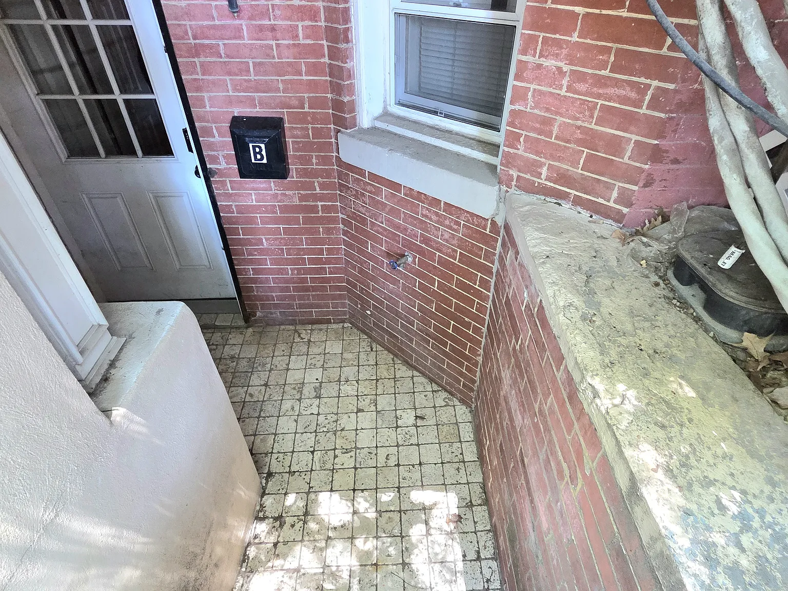 1 bed, 1044 sqft, $2,395 — Photo 3