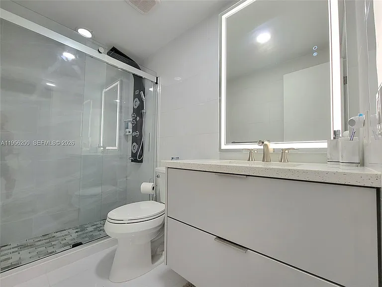 3505 S Ocean Dr #901 — Photo 16