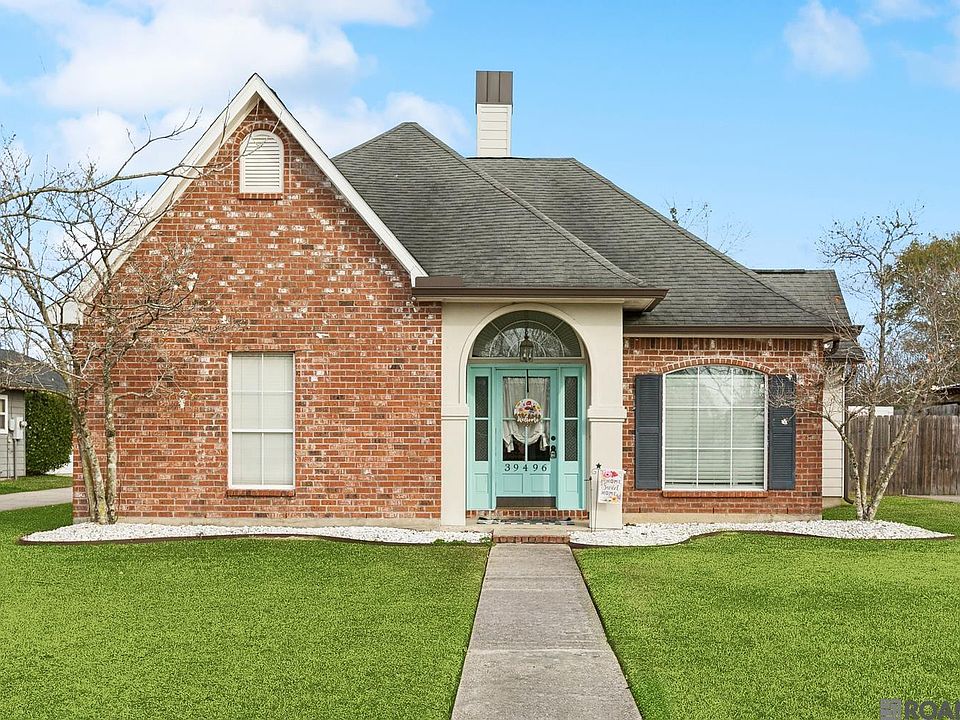 1st image of 39496 Woodlake Dr