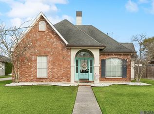 39496 Woodlake Dr, Prairieville, LA 70769