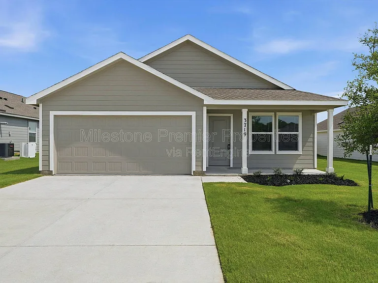 3719 Longleaf Dr — Photo 1
