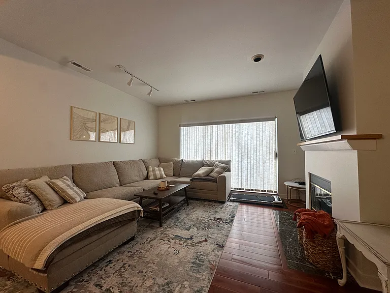 20 Ship Ave #12 — Photo 2