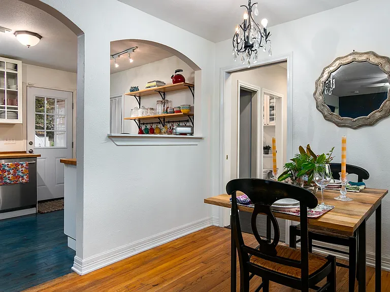 446 Irvington Dr — Photo 8