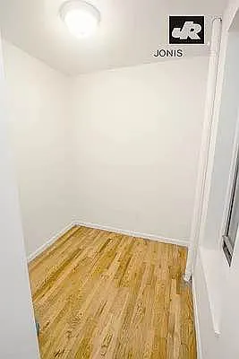 Rented by Jonis Realty | media 4