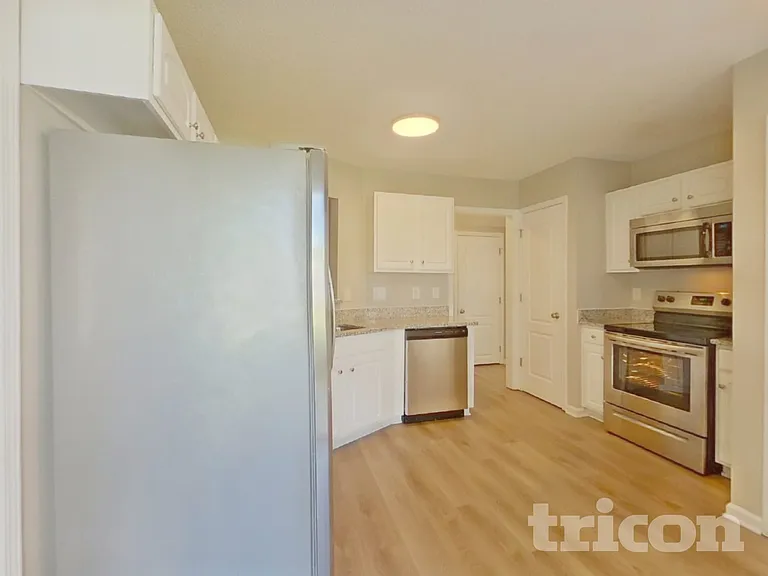 929 Corvus Ct — Photo 4