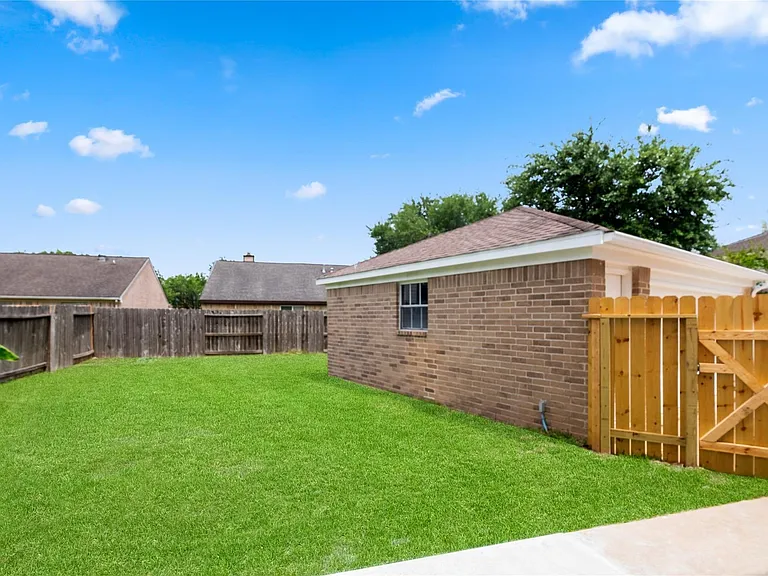4523 Waterfall Way — Photo 15