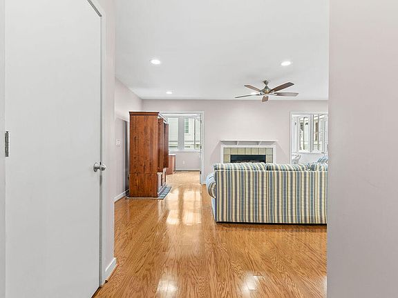 3rd image of 2783 Hidden Oak Dr
