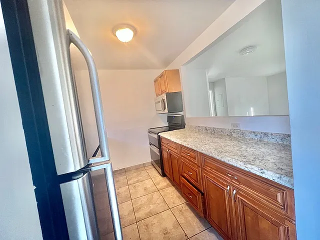 3 bed, 1100 sqft, $2,600 — Photo 4