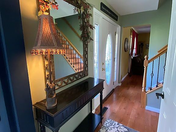 Front entrance hallway 