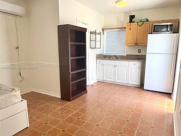 1601 NE 175th St, North Miami Beach, FL 33162