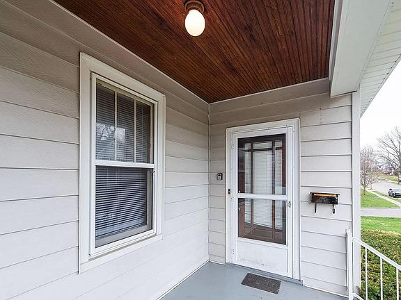 4th image of 3967 Glenmore Ave