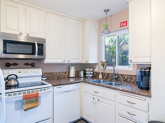 3rd image of 8131 Calle Fanita
