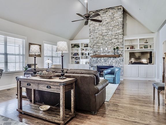 5th image of 2009 Bocage Cres Lot 233