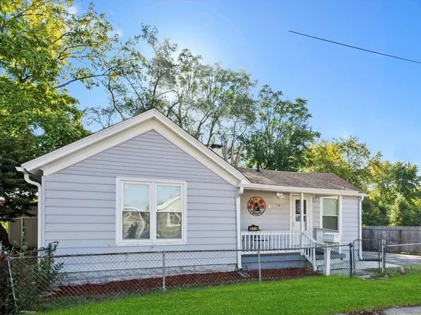 572 Middle Ave, Aurora, IL 60506