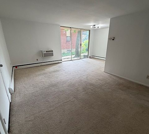 4th image of 100 E Glenolden Ave APT F1