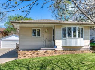 346 Steven Cir, Council Bluffs, IA 51503