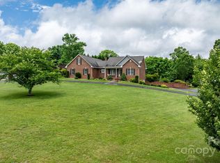 2250 Fitipaldi Dr, Morganton, NC 28655