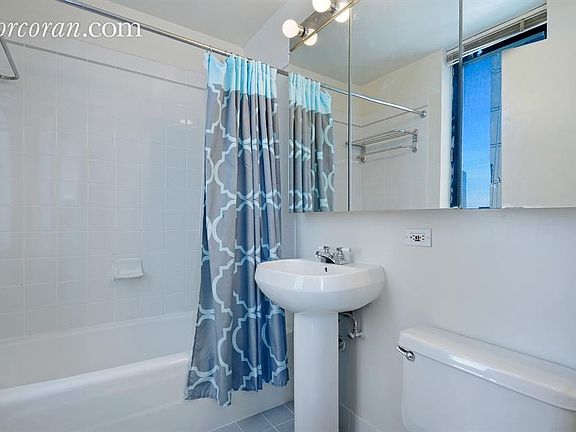 5th image of 200 W 60th St APT 23C