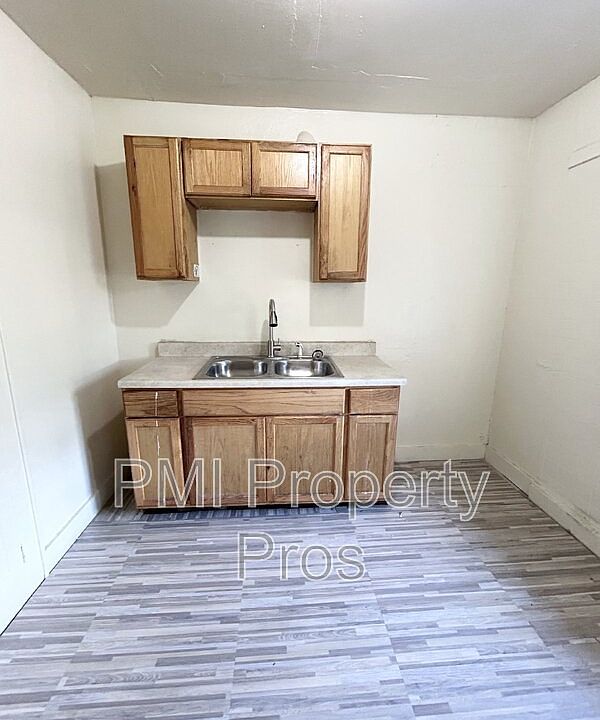 1st image of 3112 N 38th St #3