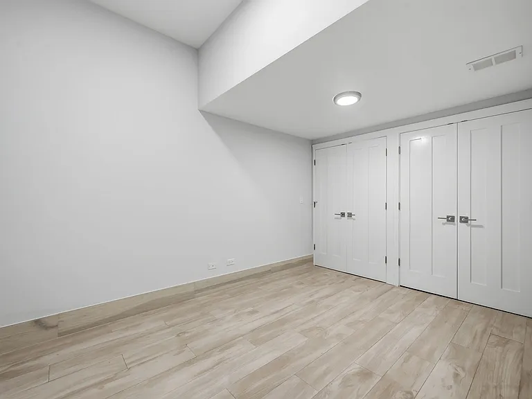 1827 N California Ave #1 — Photo 22