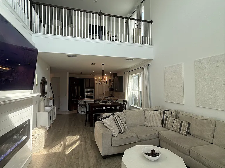 13956 Stansil Ave — Photo 8