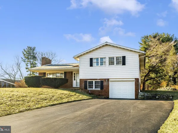 19119 Woodhaven Dr, Hagerstown, MD 21742