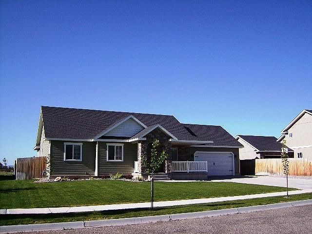 1st image of 677 Birmingham Ln
