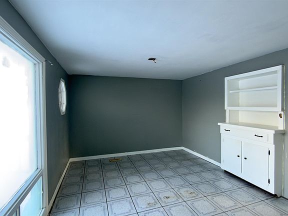 4th image of 158 Jordantown Rd