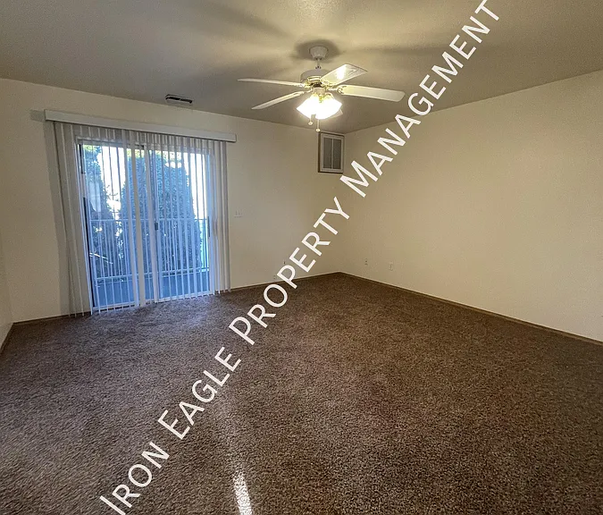 251 S Hawthorne Ave #A — Photo 4