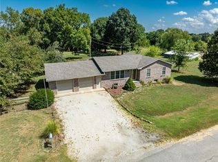 1515 E Sycamore St, Columbus, KS 66725