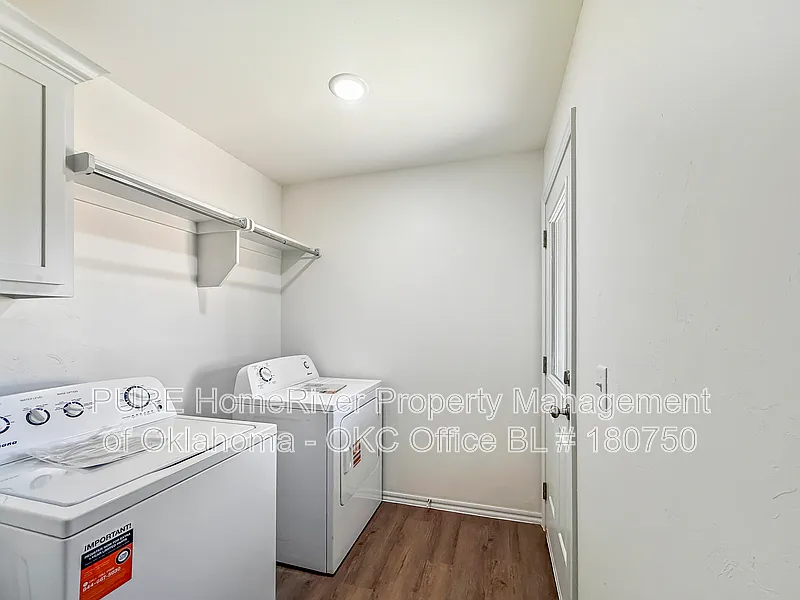 3 bed, 2.0 bath, 1250 sqft, $1,500 — Photo 4