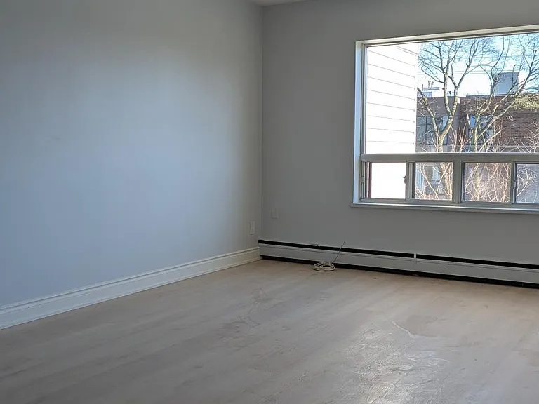 296 Saguenay Ave #11 — Photo 8