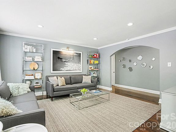 5th image of 1800 Emerywood Dr