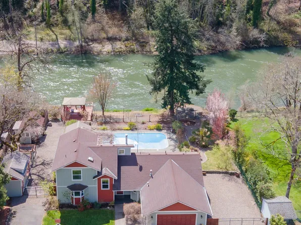 377 Avenue De Teresa, Grants Pass, OR 97526