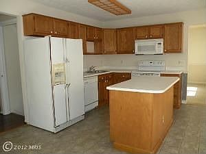 4th image of 76 Bertram Blvd