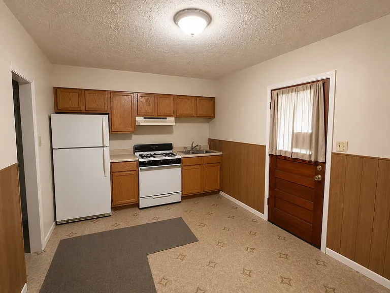 165 E Bridge St #3 — Photo 2