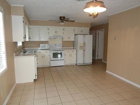 2nd image of 209 Mason Dr W