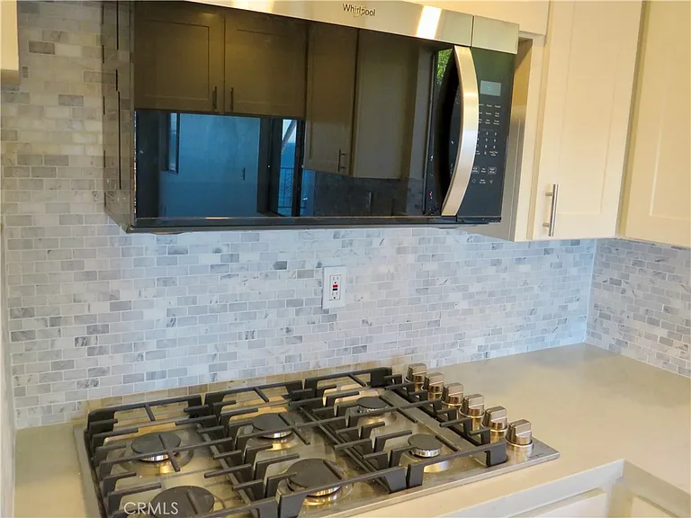 3935 Bluff Pl — Photo 8