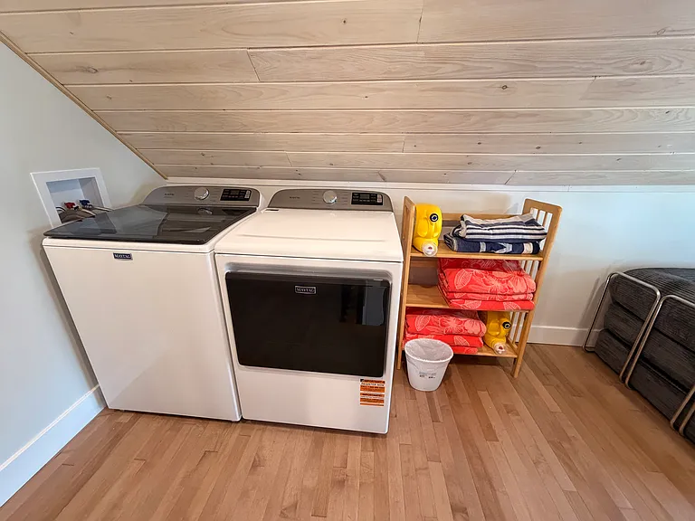 20 Grant St — Photo 16