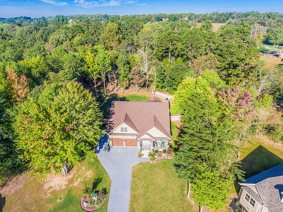 2nd image of 580 Sycamore Way