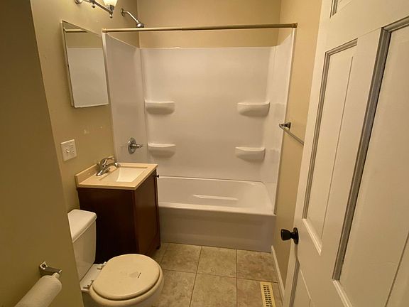 5th image of 3333 Texas St