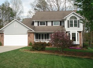 3922 Deerfield St, High Point, NC 27265