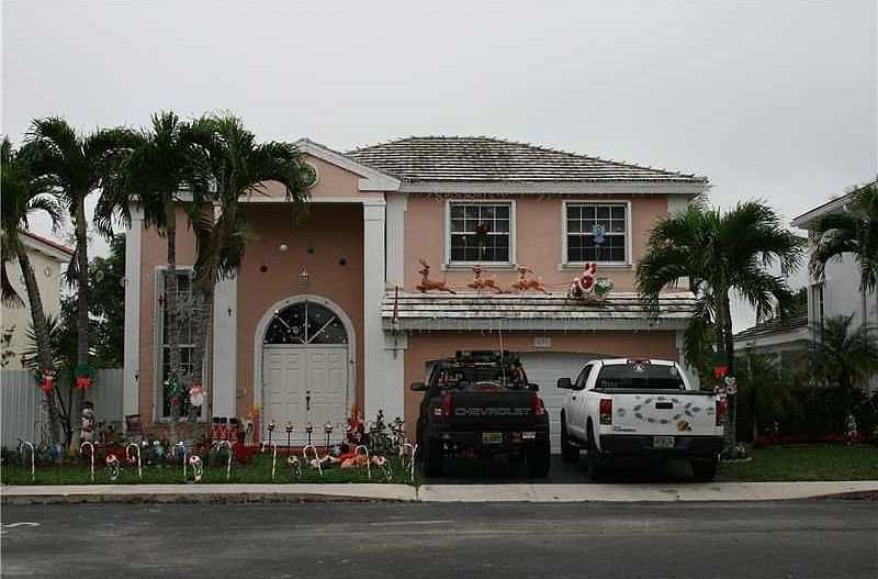 1st image of 631 Lowell Ln