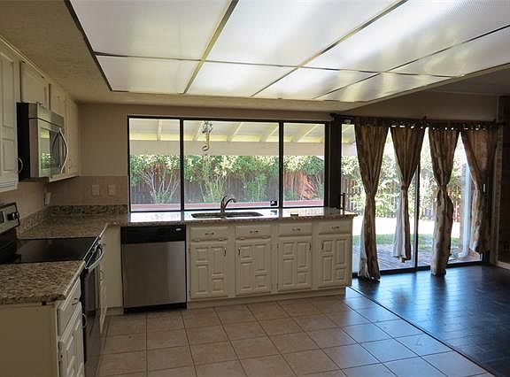 4th image of 4549 Ringgold Ln
